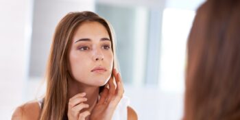 Sağlıklı ve Temiz Bir Cilt için: Tıkanmış Gözenekler Nasıl Temizlenir?