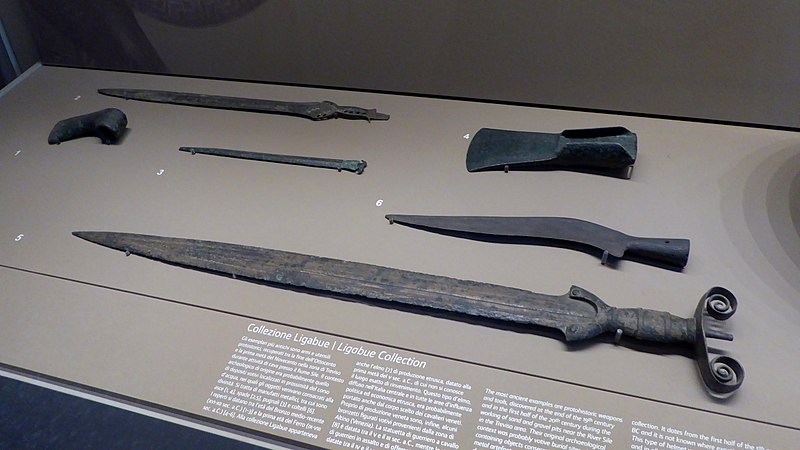 Çelik kılıçlar
