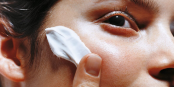 Akneye Meyilli-Yağlı Ciltler İçin En İyi Nemlendirici Tavsiyeleri