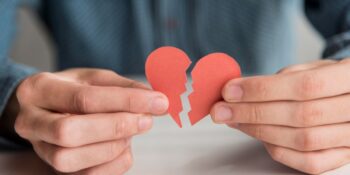 Yargıtay’dan Emsal Karar: Eski Sevgilinin Fotoğrafını Sosyal Medyada Paylaşmak Suç Kabul Edildi