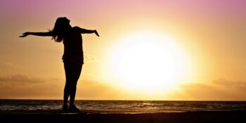 Güneşe Selam: Her Sabah Surya Namaskar Yogası Yaparsanız Vücudunuzda Ne Gibi Değişimler Olur?