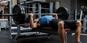 Erkek göğüs hareketleri