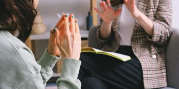 Bilim Açıklıyor! Öz Güvenli Görünmenizi Sağlayacak 7 Beden Dili Tüyosu