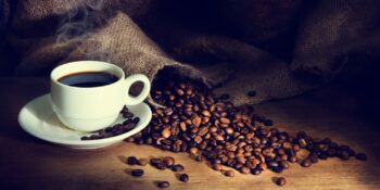 Kafeini Bırakamayanlar Buraya! Kahvenizi Daha Sağlıklı Hale Getirmenin 8 Yolu