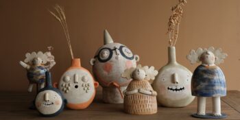 “Kafamda Bulut Var”: Melis Kolyozyan’ın İllüstrasyon ve Karikatürlerden İlham Alan Sergisi Sanatseverlerle Buluşuyor