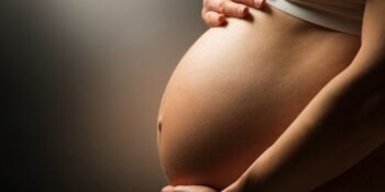 Çiğ Yumurtadan Kaynatılmış Kolaya: Kadınların Sağlık Sorunları Yaşamasına Neden Olan Kürtaj Efsaneleri