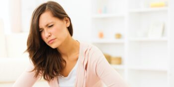 Sindirim Problemi Yaşayanlara: Şişkinliği Önlemenin 18 Doğal Yolu