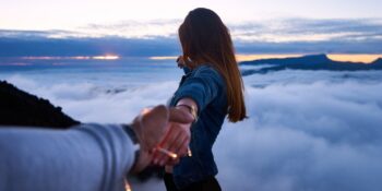 Uzak Mesafe İlişkisi Nasıl Yürütülür? Aşkınızı Canlı Tutmaya Yardımcı Olacak 12 İlişki Tüyosu