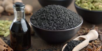 Çörek Otu Yağının Faydaları Nelerdir? Güvenle Kullanabileceğiniz En İyi Çörek Otu Yağı Markaları