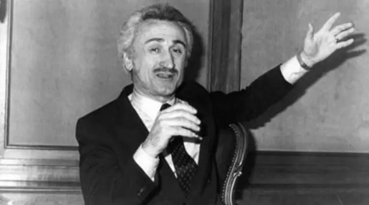 Banker Kastelli kimdir