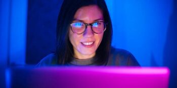 Mavi ışık filtreli gözlük