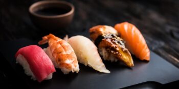 Geleneksel Japon Mutfağının Popüler Lezzetlerinden Sashimi Nedir, Nasıl Yapılır?