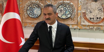 Milli Eğitim Bakanı Mahmut Özer: Deprem Bölgesinde Okullar Tatil Edildi