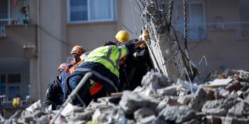 Uzmanlar Uyarıyor: “Sosyal Medyada Deprem Yardımı Topladığını Söyleyen Çok Sayıda Dolandırıcı Var”