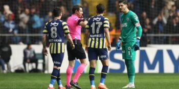 Ali Palabıyık, Adana Demirspor-Fenerbahçe Karşılaşmasındaki Kararlarıyla Gündemde