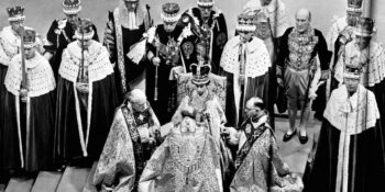 Kraliyet Taç Giyme Törenleri Hakkında Muhtemelen Daha Önce Duymadığınız 7 Gerçek