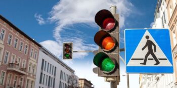 Yurt Dışında Araç Kiralamayı Düşünenlerin Dikkatine! İşte Farklı Ülkelerin Bilmeniz Gereken Trafik Kuralları