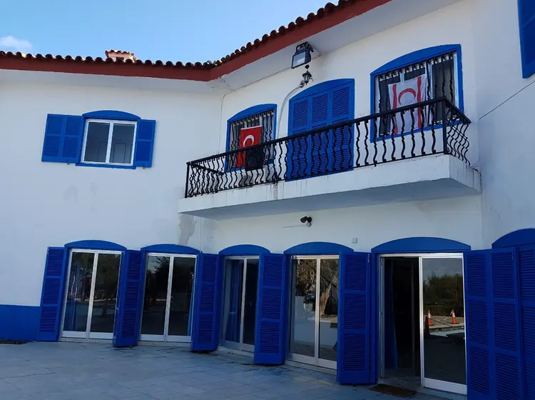 Kıbrıs Mavi Köşk