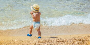 Bebeğinize Güvenle Giydirebileceğiniz En İyi 8 Plaj Terliği Modeli