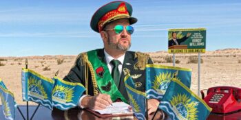 Dünya Üzerinde Gezebileceği Bir Ülke Kalmadığı İçin Kendi Ülkesini Kuran Adam: Randy Williams