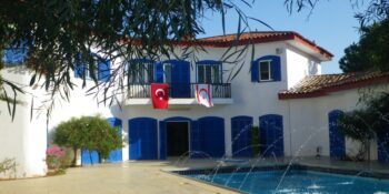 Gizemlerle Dolu Bir Yer: Kıbrıs Mavi Köşk’ün Sahibi Kim Ve Hikayesi Nedir?
