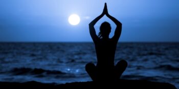 Ruhunuzu Arındırın: Dolunay Ritüeli Nedir, Nasıl Yapılır?