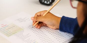 Akademik Kariyer Hayallerinizin Önündeki Engeli Kaldırın: En İyi TOEFL Hazırlık Kitapları