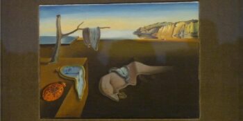 Salvador Dali’nin Belleğin Azmi (Eriyen Saatler) Tablosu Hakkında Bilmeniz Gereken 11 Gerçek