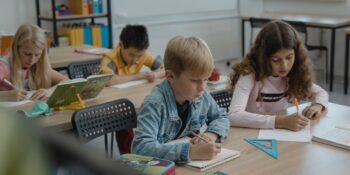 Çocuğunuzun Tüm Eğitim Yaşamını Etkileyebilir! Okul Fobisi Nedir, Belirtileri Nelerdir?