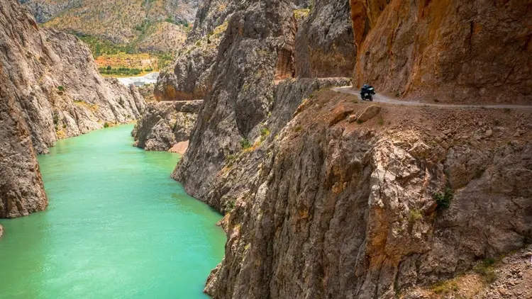 karanlık kanyon