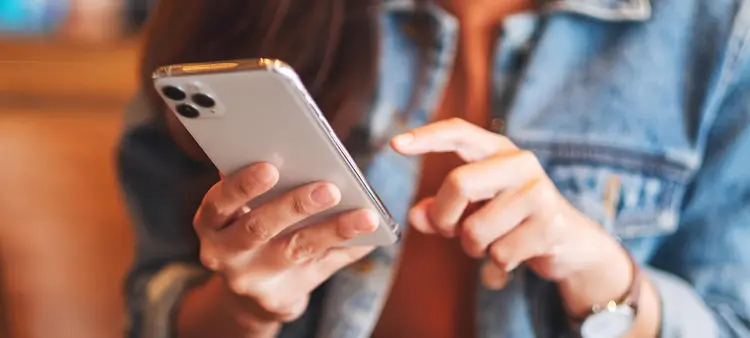 smartphone pinky