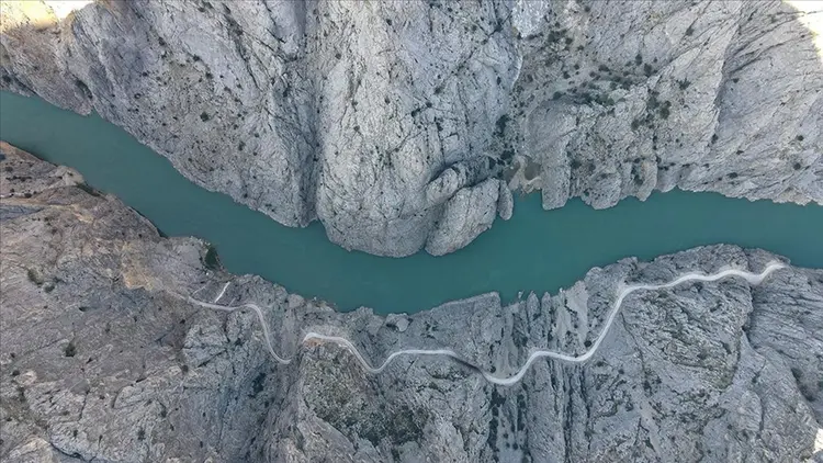 karanlık kanyon