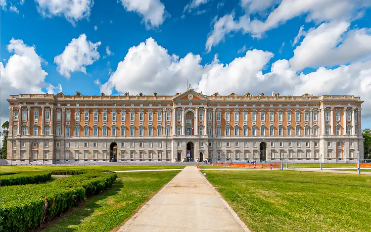 Caserta Sarayı