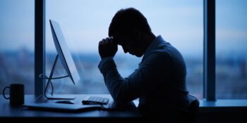 İşaretlere Dikkat! Depresyonda Olduğunuzu Gösteren 5 Çalışma Alışkanlığı