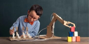 Kar Arabalarından Tramboline: Tarihte Çocukların İcat Ettiği 9 Güzel Şey