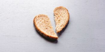 Yeni Bir Kavram: Tehlikeli Bir Manipülasyon Yöntemi Olan Breadcrumbing Nedir?