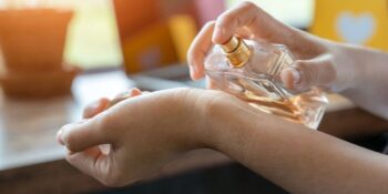 Toplanın Açıklıyoruz! Parfümünüzün Bozulduğunu Nasıl Anlarsınız?