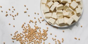 Asya Mutfağının Vazgeçilmez Lezzeti Tofu Nedir, Nasıl Yapılır?