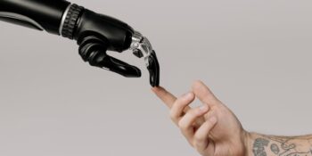 Yapay Zeka Hangi Alanlarda Kullanılıyor? Farklı Sektörlerden Uygulama Örnekleri