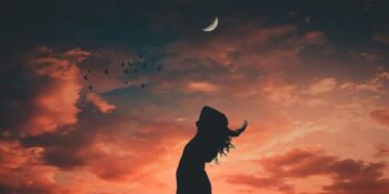 Toplanın Açıklıyoruz! Ay’ın Evreleri Ruh Halimizi Nasıl Etkiliyor?