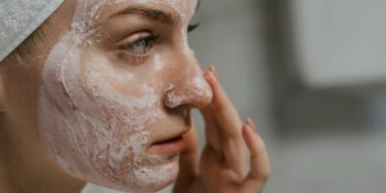 Işıl Işıl Bir Görünüm İçin Nemsiz ve Kuru Cilt Bakımı Nasıl Olmalı?