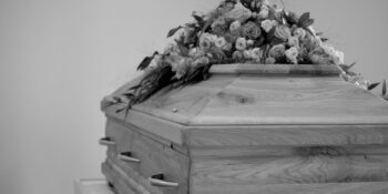 Son Derece Nadir Görülen Bir Fenomen: Tabutta Doğum Nedir, Neden Olur?