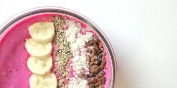 Lezzetli ve Sağlıklı: Pişirmeden Pratik Bir Şekilde Hazırlayabileceğiniz Kahvaltı Tarifleri