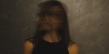 Derin Anlamlar Barındıran Bir Deneyim: Rüyada Ölen Birini Görmek Ne Anlama Geliyor?