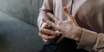 Terapistler Uyarıyor! Evliliğinizde Boşanmaya Doğru Gidiyor Olabileceğinizi Gösteren 5 İşaret