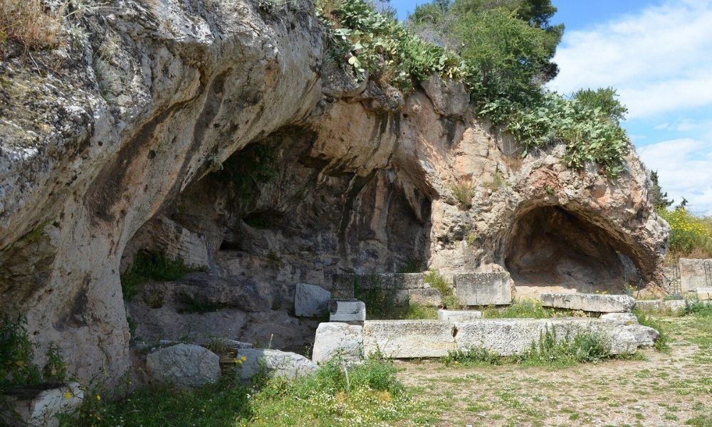 yeraltı dünyasına açılan kapılar