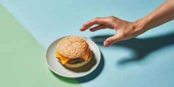 Duygusal Yeme Bozukluğunun Belirtileri Nelerdir, Nasıl Başa Çıkılır?