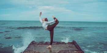 Yolculuğa İlk Adım! Yeni Başlayanlar İçin En İyi 8 Yoga Pozu