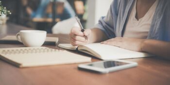 İş Yerinde Sürekli Dikkatiniz Dağılıyorsa Yeniden Odaklanmak İçin Yapmanız Gereken 9 Şey