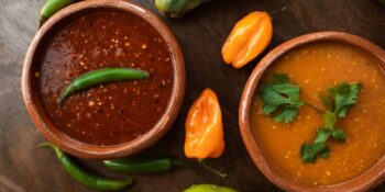 Acı Yemeyi Sevenlerin Denemesi Gereken Birbirinden Lezzetli Soslar ve Tarifleri